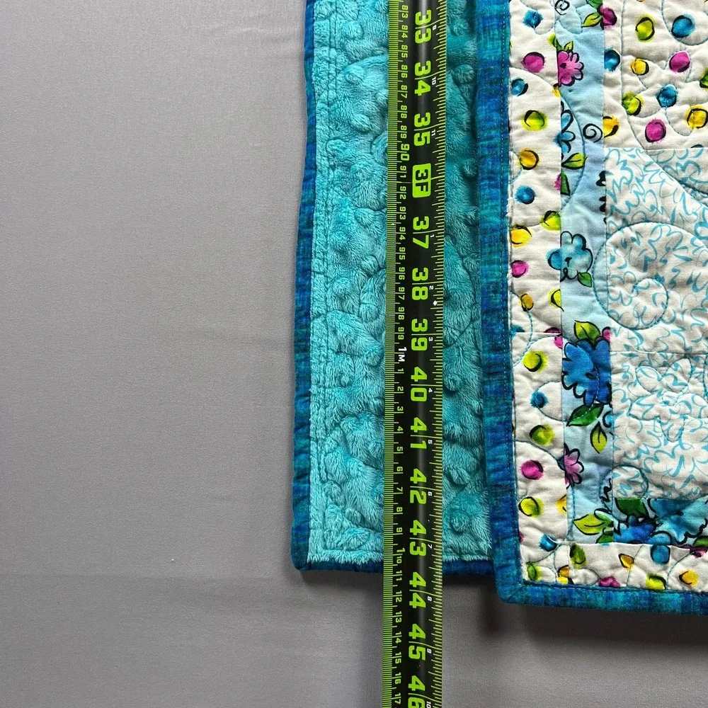 By Jill Poole The Flowers & Dots Quilt Blanket Multi Cuddle Backing (43
